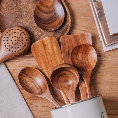 Zestaw drewnianych przyborów z drewna tekowego
