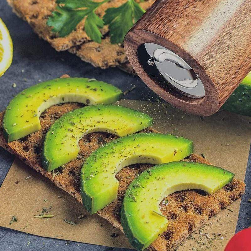 Młynki do soli i pieprzu z drewna akacjowego