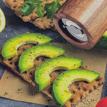 Młynki do soli i pieprzu z drewna akacjowego